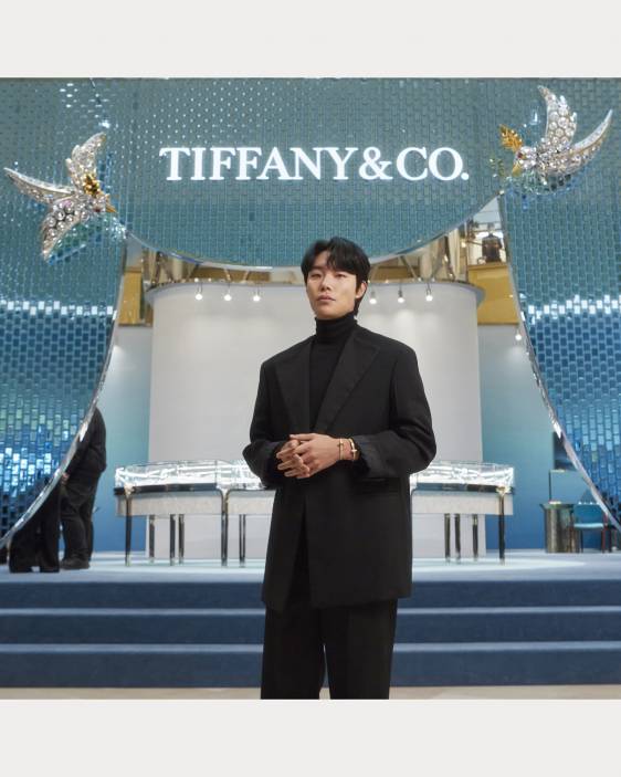 티파니 하우스 오브 아이콘 팝업 스토어 오픈 행사에 참석한 류준열
