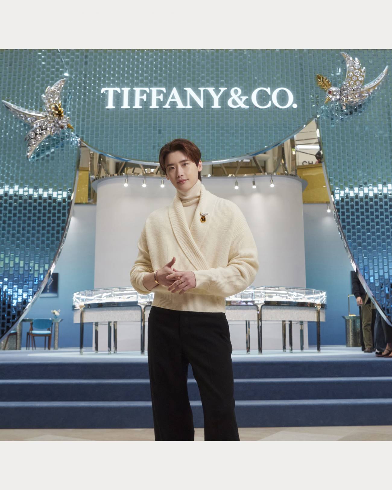 티파니 하우스 오브 아이콘 팝업 스토어 오픈 행사에 참석한 이종석